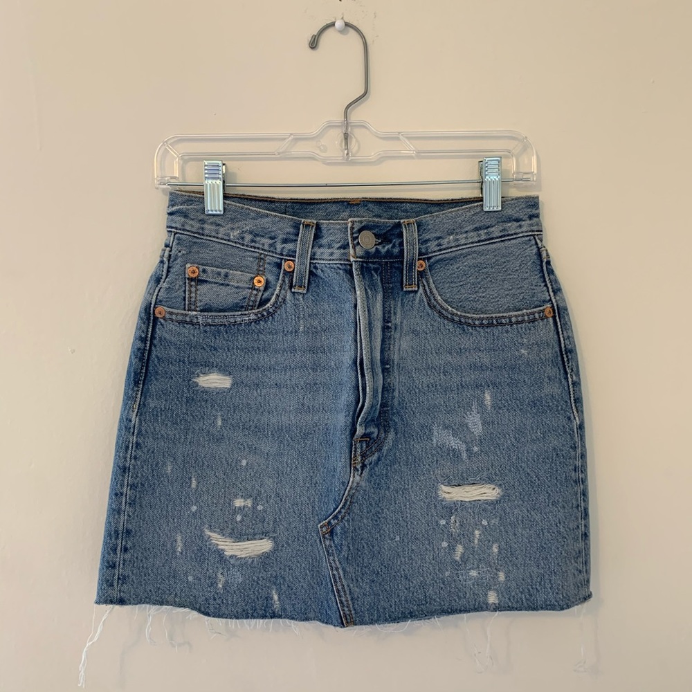 NEW Levi’s Deconstructed Denim Skirt Size 25